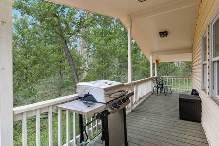 Harpers Ferry Cabin Hot Tub, Deck, Fire Pit, Wifi Zewnętrze zdjęcie